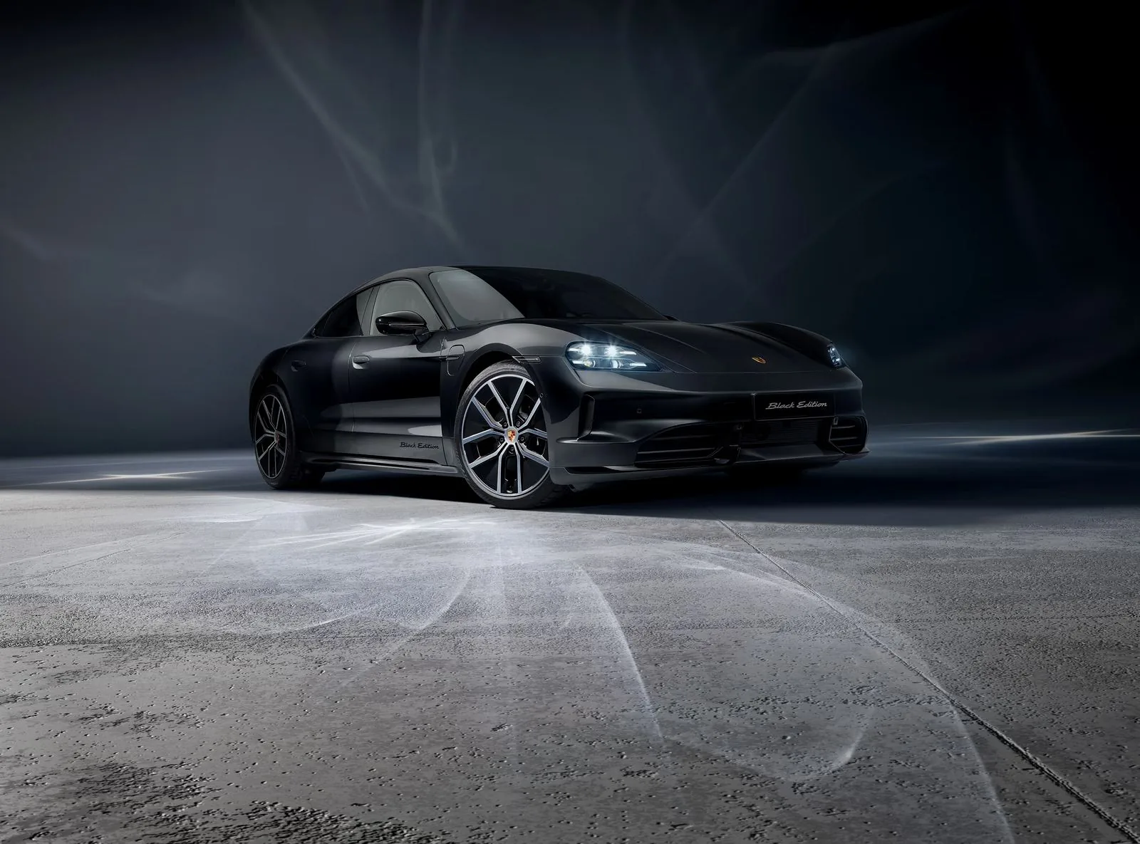 Porsche Taycan Black Edition